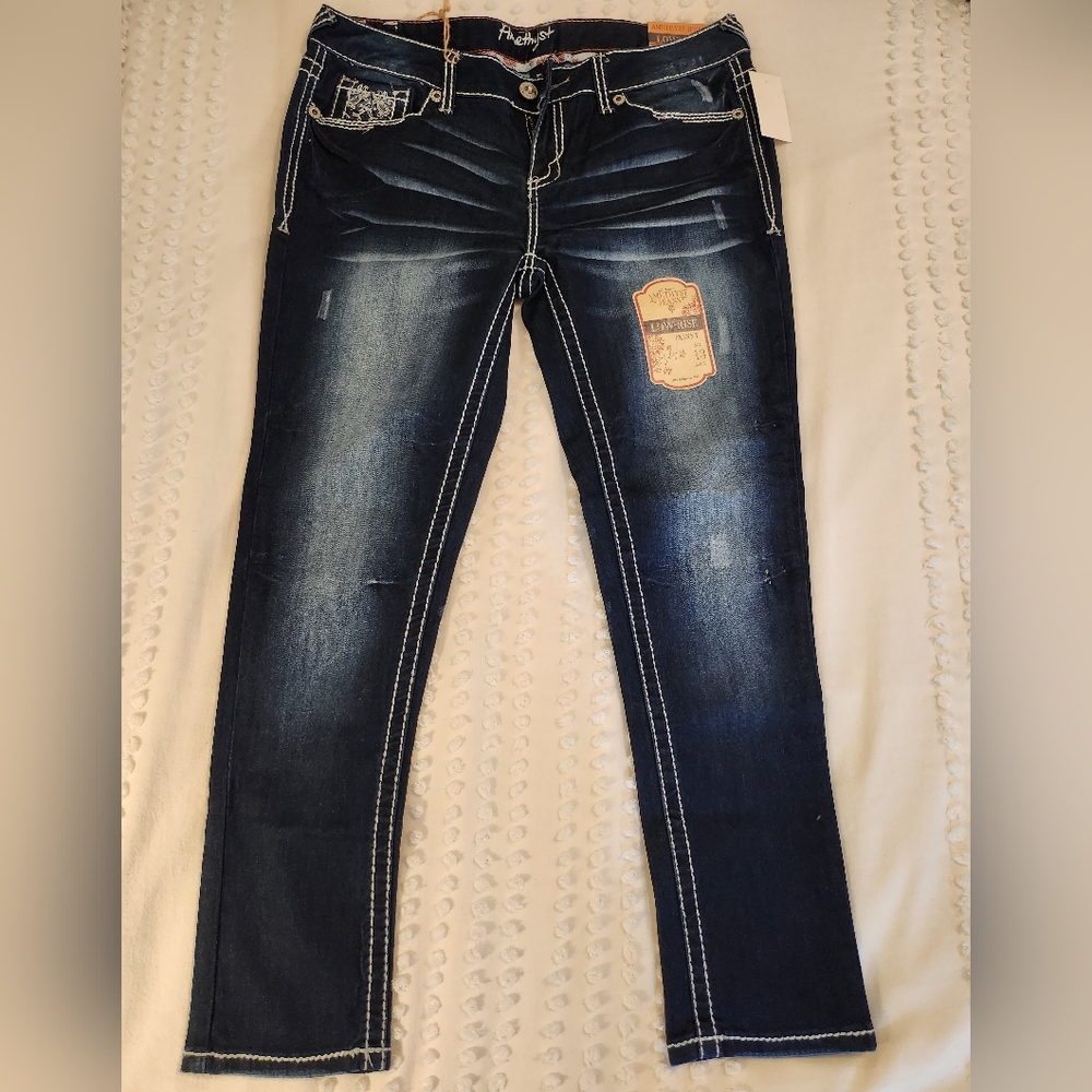 Amethyst Jeans Low Rise Skinny Size 13 (short/petite). Brand New with tags.